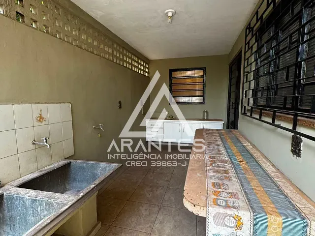 Casa 3 quartos e 1 banheiro, para alugar, no bairro Celina em Barretos