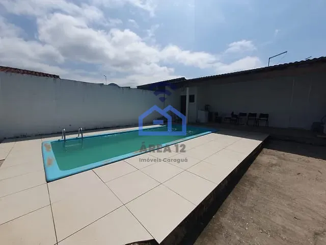 Casa com 300m² 2 quartos e 2 banheiros, à venda, no bairro Martim de Sá em Caraguatatuba