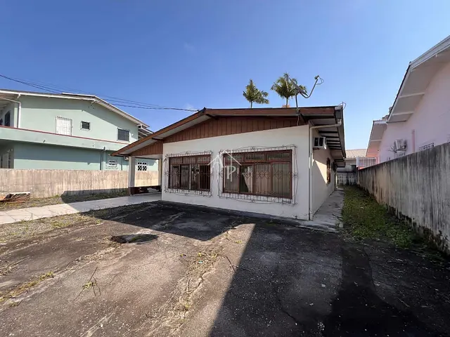 Casa 3 quartos e 2 banheiros, à venda, no bairro Cordeiros em Itajaí