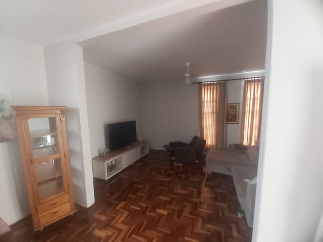 Casa com 530m² 4 quartos e 2 banheiros, à venda, no bairro Setor Sudoeste em Goiânia