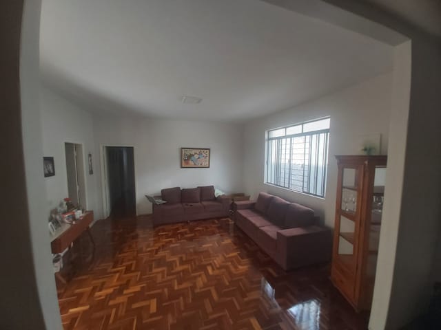 Casa com 530m² 4 quartos e 2 banheiros, à venda, no bairro Setor Sudoeste em Goiânia