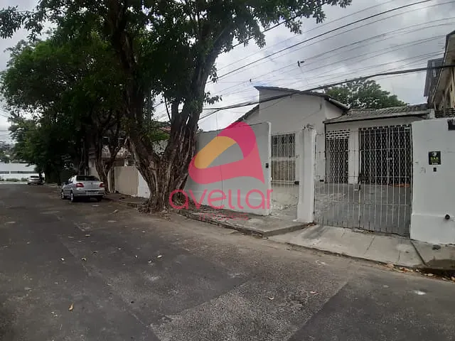 Casa 4 quartos e 5 banheiros, para alugar, no bairro Casa Amarela em Recife