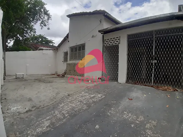 Casa 4 quartos e 5 banheiros, para alugar, no bairro Casa Amarela em Recife