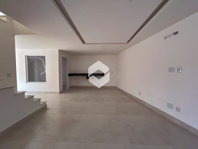 Casa com 180m² 4 quartos e 5 banheiros, à venda, no bairro Vargem Pequena em Rio de Janeiro