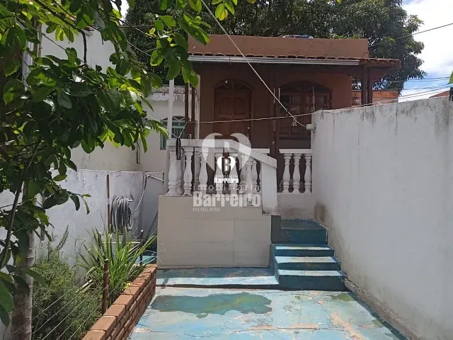 Casa 6 quartos e 1 banheiro, à venda, no bairro Miramar (Barreiro) em Belo Horizonte
