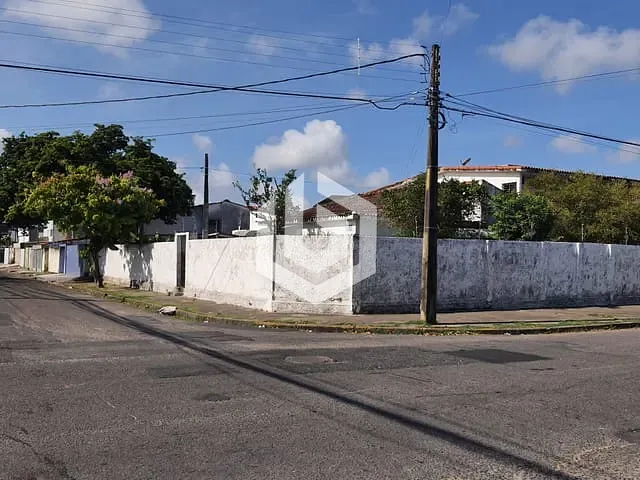 Casa com 445m², à venda ou para alugar, no bairro Campo Grande em Recife