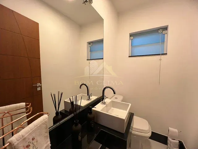 Casa 3 quartos e 4 banheiros, à venda, no bairro Grama em Juiz de Fora