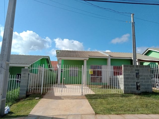 Casa com 120m² 2 quartos e 1 banheiro, à venda, no bairro Cará-cará em Ponta Grossa