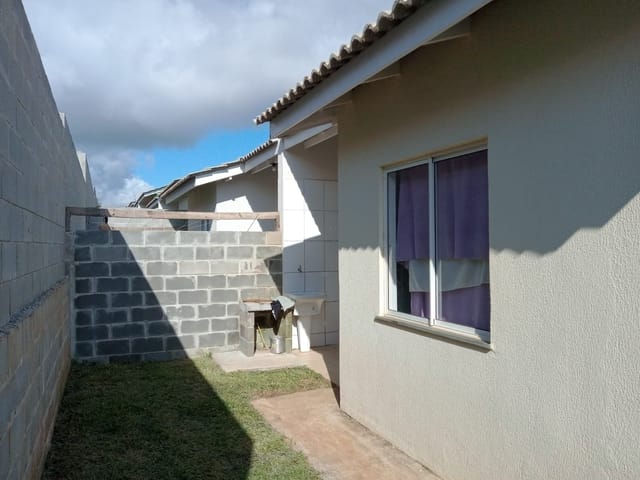 Casa com 120m² 2 quartos e 1 banheiro, à venda, no bairro Cará-cará em Ponta Grossa