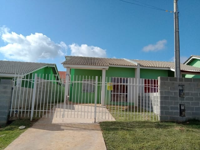 Casa com 120m² 2 quartos e 1 banheiro, à venda, no bairro Cará-cará em Ponta Grossa