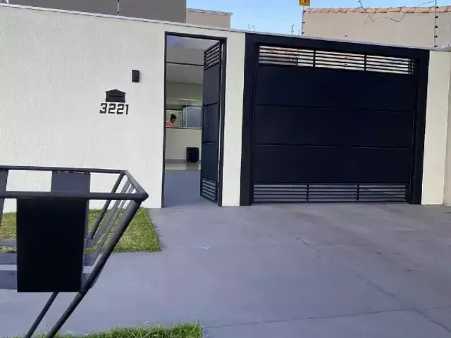 Casa com 248m² 3 quartos e 3 banheiros, à venda, no bairro Popular Nova  em Corumbá