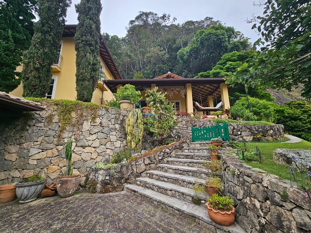 Casa de alto padrão no Cônego