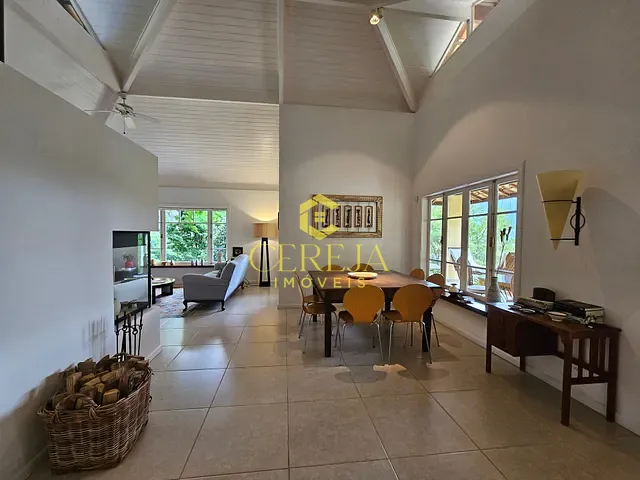 Casa com 879m² 2 quartos e 3 banheiros, à venda, no bairro Cônego em Nova Friburgo