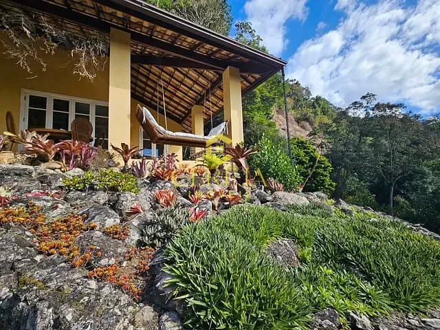 Casa com 879m² 2 quartos e 3 banheiros, à venda, no bairro Cônego em Nova Friburgo