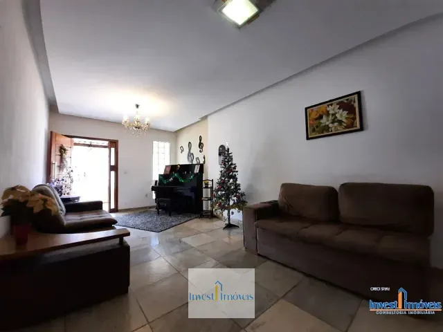 Casa com 300m² 4 quartos e 3 banheiros, à venda, no bairro Jardim Camburi em Vitória