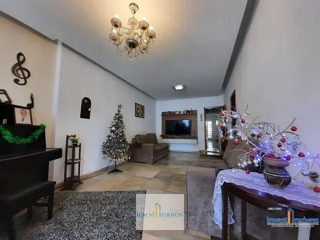 Casa com 300m² 4 quartos e 3 banheiros, à venda, no bairro Jardim Camburi em Vitória