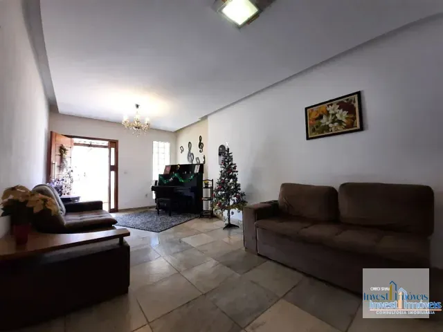 Casa com 300m² 4 quartos e 3 banheiros, à venda, no bairro Jardim Camburi em Vitória