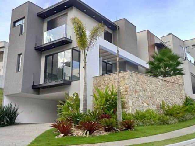 Casa com 315m² 4 quartos e 1 banheiro, para alugar, no bairro Mogi Moderno em Mogi das Cruzes