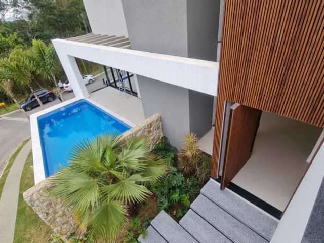 Casa com 315m² 4 quartos e 1 banheiro, para alugar, no bairro Mogi Moderno em Mogi das Cruzes