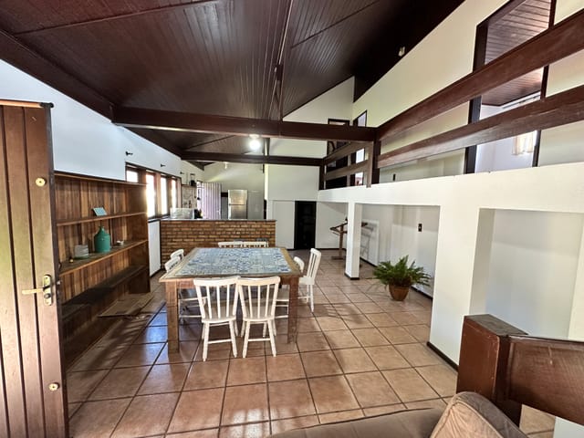 Foto do Casa - Venda - Casa Espaçosa de 4 Quartos com Vista para o Mar em Ribeirão da Ilha, Florianópolis - Viva o Sonho à Beira-Mar! Caiacanga do Ribeirão | Costão Sul Imóveis