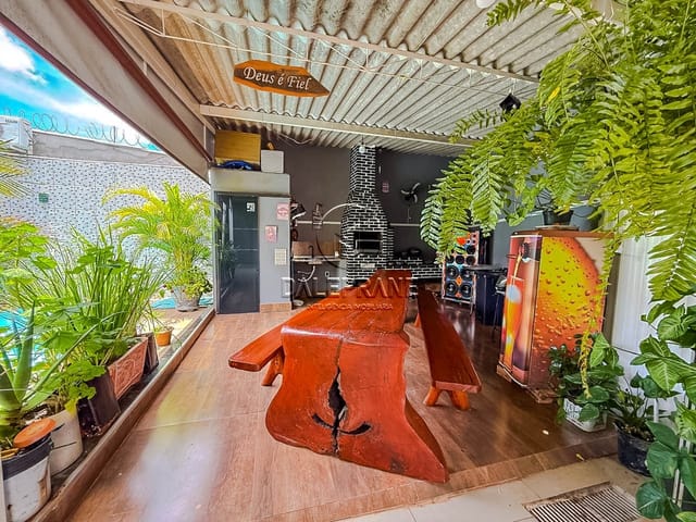 Casa com 360m² 2 quartos e 2 banheiros, à venda, no bairro Setor Habitacional Arniqueira (Águas Claras) em Brasília