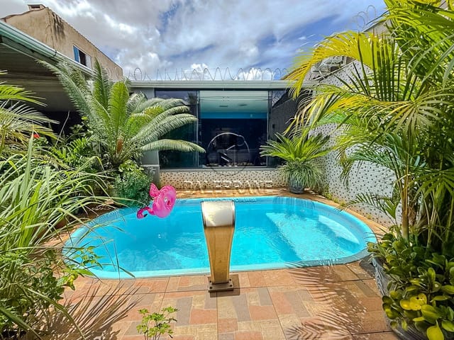 Casa com 360m² 2 quartos e 2 banheiros, à venda, no bairro Setor Habitacional Arniqueira (Águas Claras) em Brasília