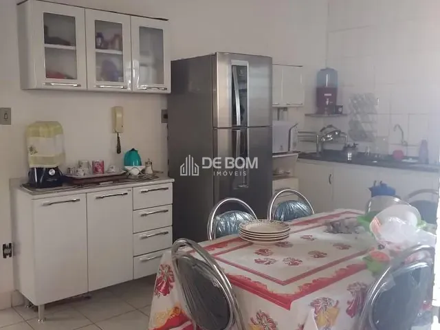 Casa com 250m² 3 quartos e 1 banheiro, à venda, no bairro Jardim Campos Elísios em Poços de Caldas