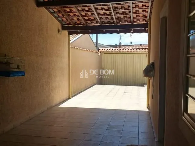 Casa com 250m² 3 quartos e 1 banheiro, à venda, no bairro Jardim Campos Elísios em Poços de Caldas