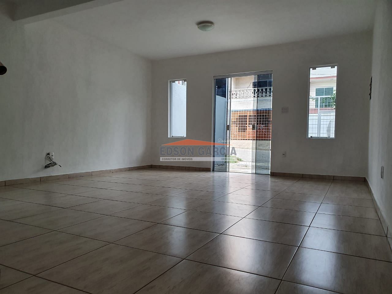 Casa à venda com 3 quartos, 120m² - Foto 4