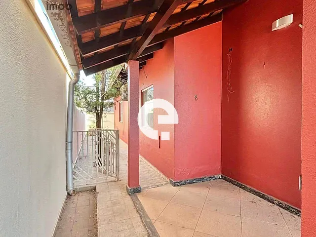 Casa 3 quartos e 4 banheiros, à venda, no bairro Diamantino em Santarém