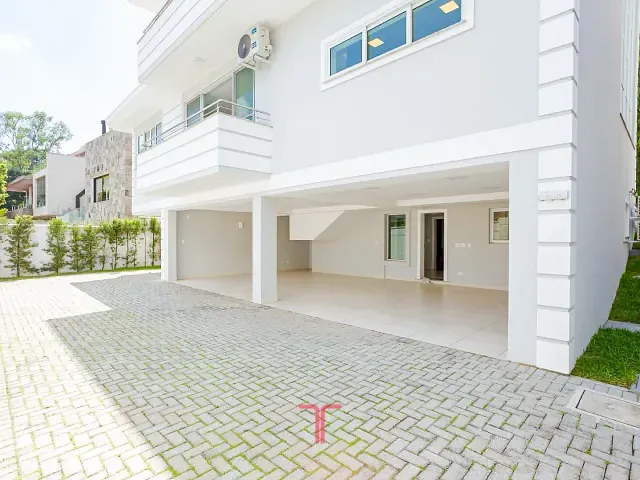 Casa com 550m² 5 quartos e 6 banheiros, à venda, no bairro Uberaba em Curitiba