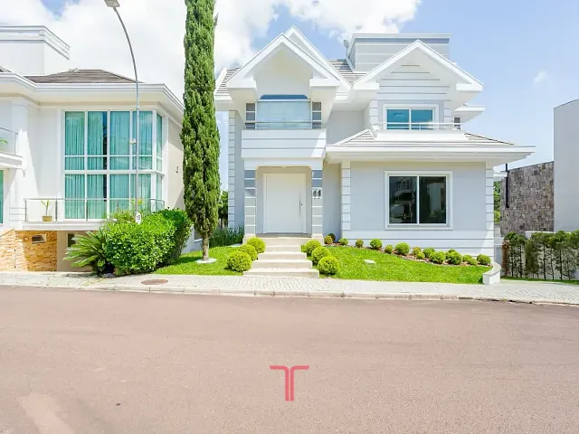 Casa com 550m² 5 quartos e 6 banheiros, à venda, no bairro Uberaba em Curitiba