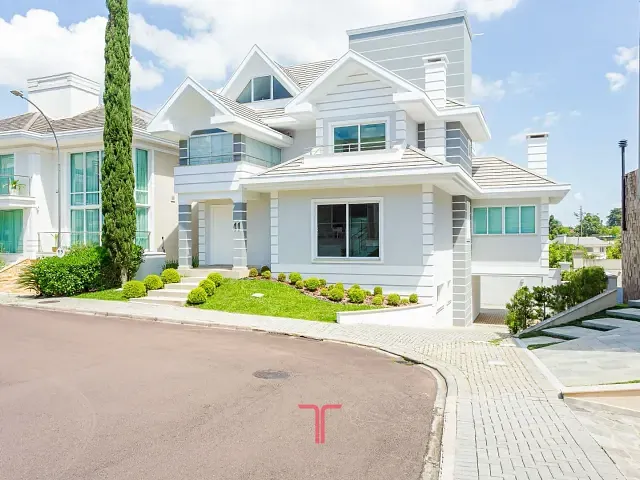 Casa com 550m² 5 quartos e 6 banheiros, à venda, no bairro Uberaba em Curitiba
