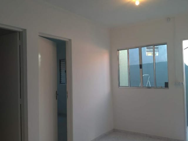 Casa com 60m² 2 quartos e 1 banheiro, para alugar, no bairro Utinga em Santo André