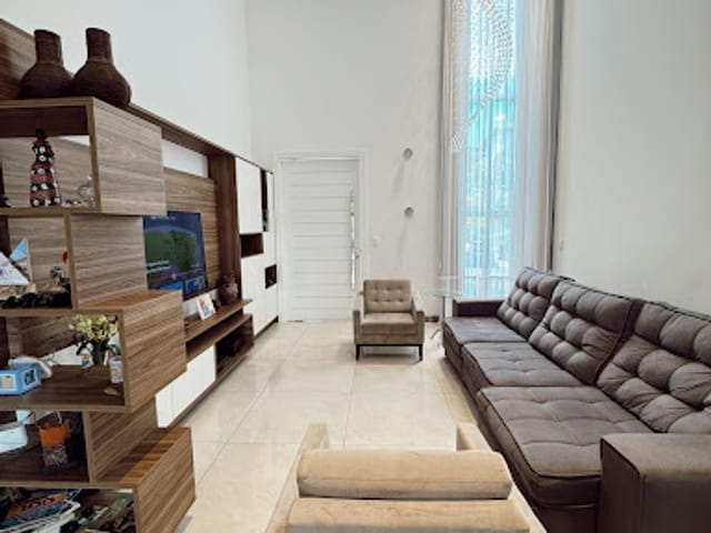 Casa com 500m² 5 quartos e 6 banheiros, à venda, no bairro Vila Nova de Colares em Serra