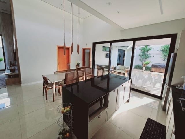 Casa 3 quartos e 3 banheiros, à venda, no bairro Urbanova V em São José dos Campos