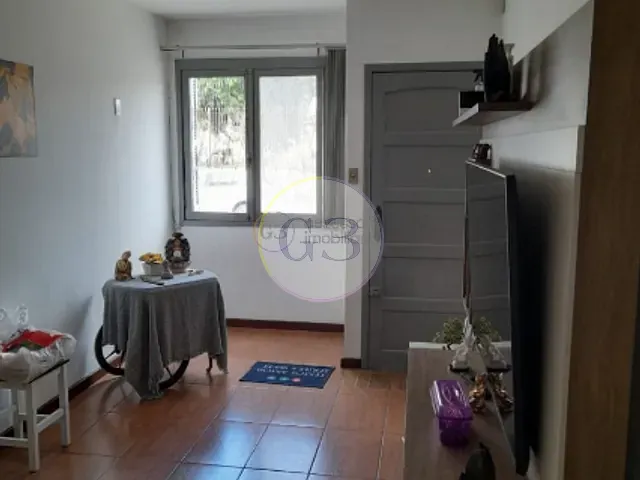 Casa 2 quartos e 1 banheiro, à venda, no bairro Centro em Pelotas