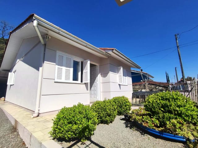 Casa 4 quartos e 2 banheiros, à venda, no bairro Caravaggio em Nova Prata