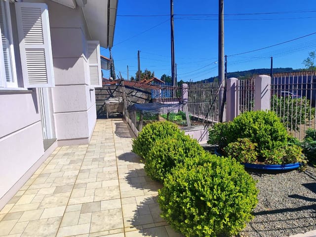 Casa 4 quartos e 2 banheiros, à venda, no bairro Caravaggio em Nova Prata