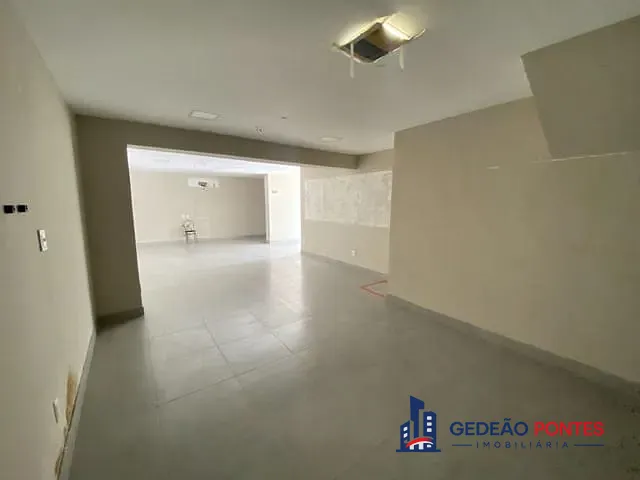 Casa com 245m², para alugar, no bairro Boa Viagem em Recife