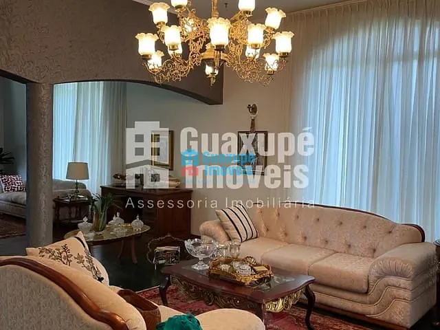 Casa com 1165m², à venda, no bairro Jardim Nova Guaxupé em Guaxupé