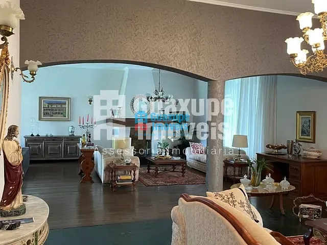 Casa com 1165m², à venda, no bairro Jardim Nova Guaxupé em Guaxupé