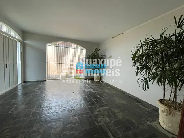 Casa com 1165m², à venda, no bairro Jardim Nova Guaxupé em Guaxupé