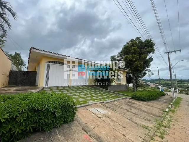 Casa com 1165m², à venda, no bairro Jardim Nova Guaxupé em Guaxupé