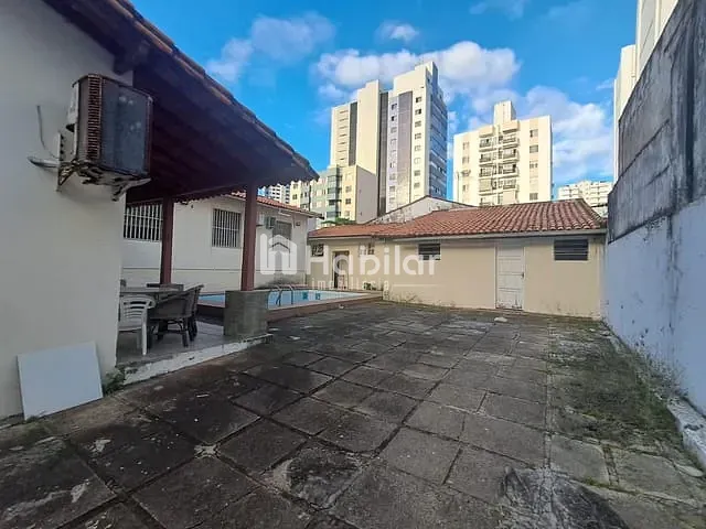 Casa para alugar, no bairro Costa Azul em Salvador
