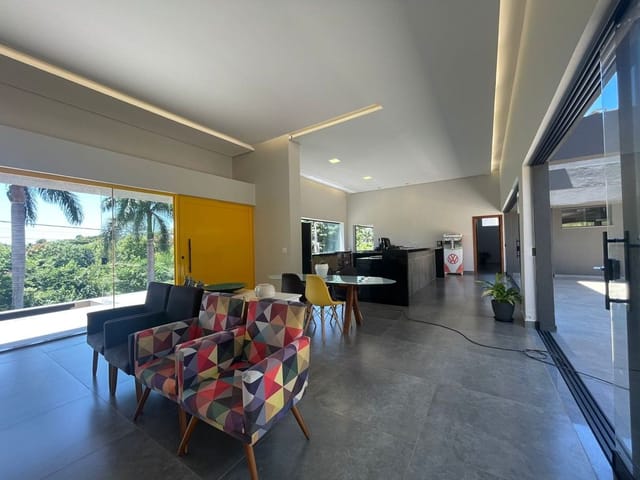 Casa com 1350m² 4 quartos e 6 banheiros, à venda, no bairro Esperança em Londrina