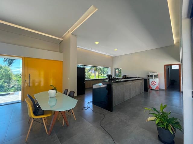 Casa com 1350m² 4 quartos e 6 banheiros, à venda, no bairro Esperança em Londrina