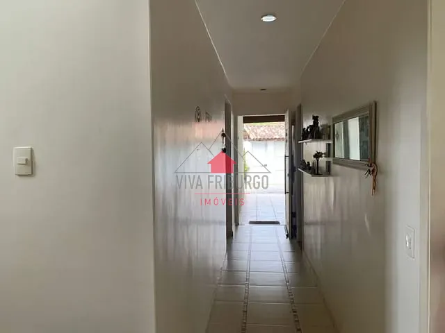 Casa com 516m² 4 quartos e 4 banheiros, à venda, no bairro Braunes em Nova Friburgo