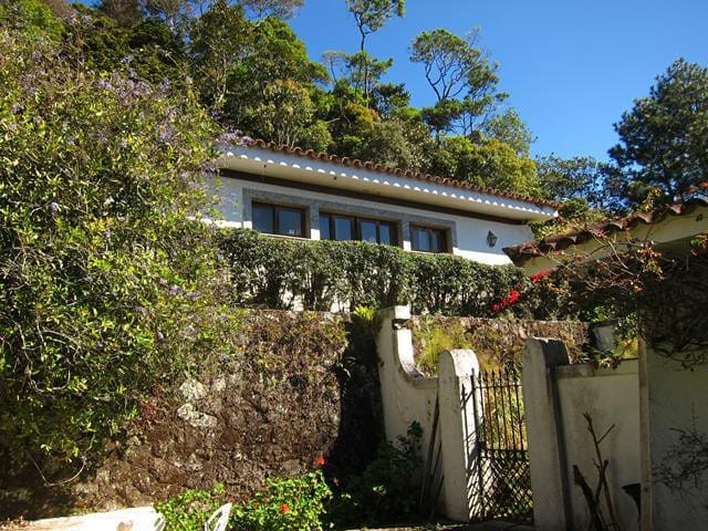 Casa com 32000m², à venda, no bairro Valparaíso em Petrópolis