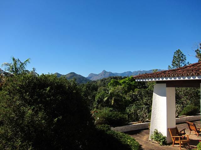 Casa com 32000m², à venda, no bairro Valparaíso em Petrópolis